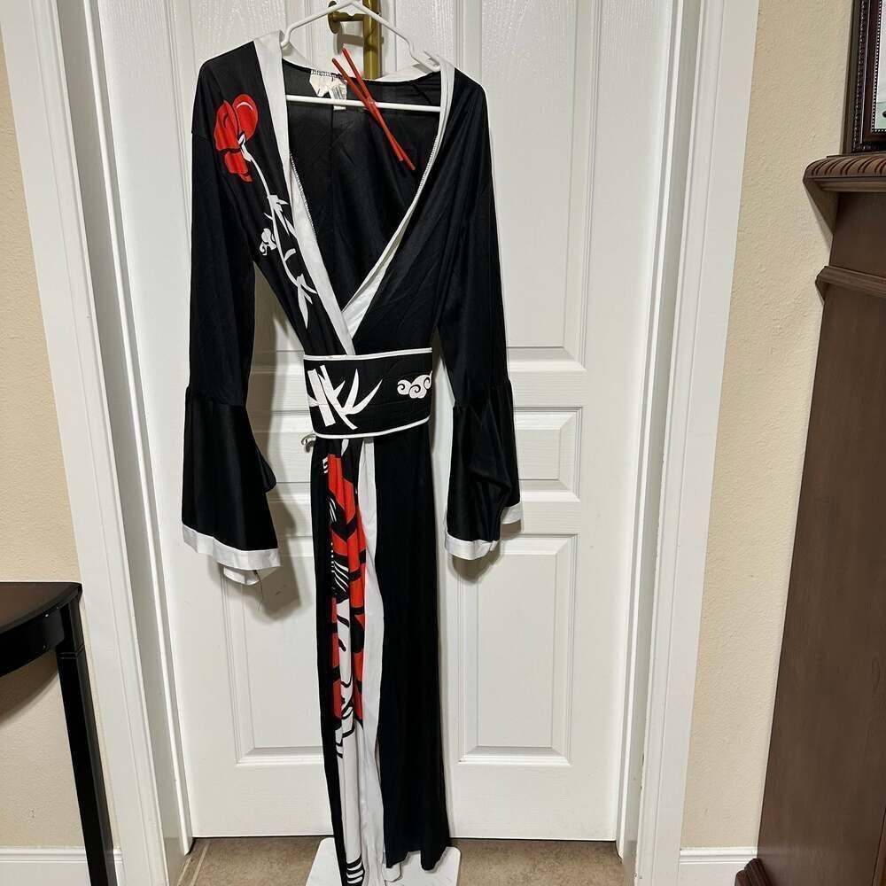 Spirit geisha Japanese costume /great for Halloween or dress up
